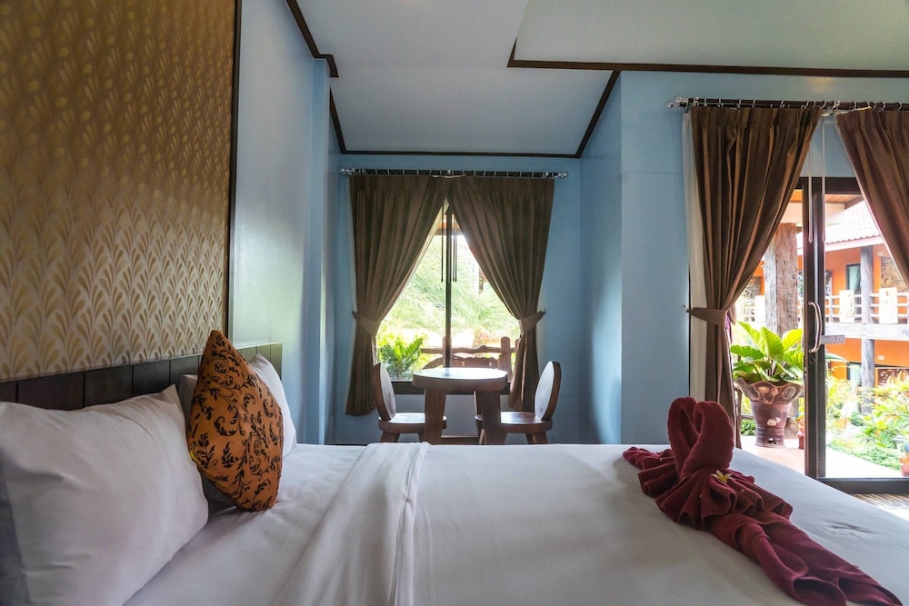 Chomview Resort 44/70