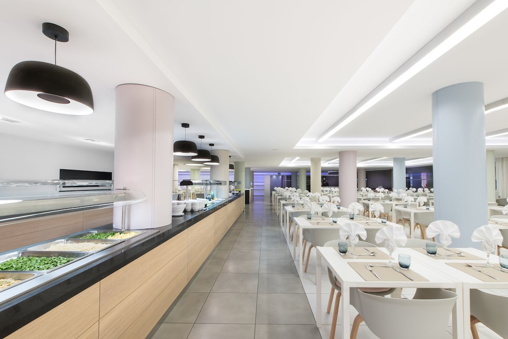 Hotel Garbi Ibiza & Spa 27/39