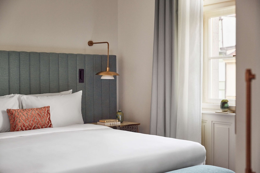 Interior, Garden, Deluxe, Suite, King Bed