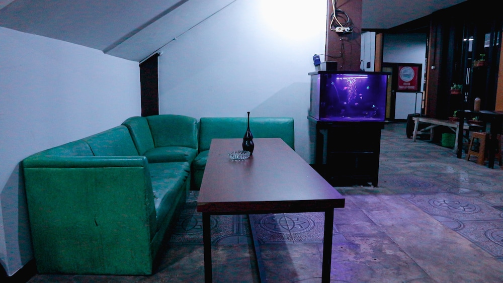 OYO 3728 Tunas Plaza Residence 18/24