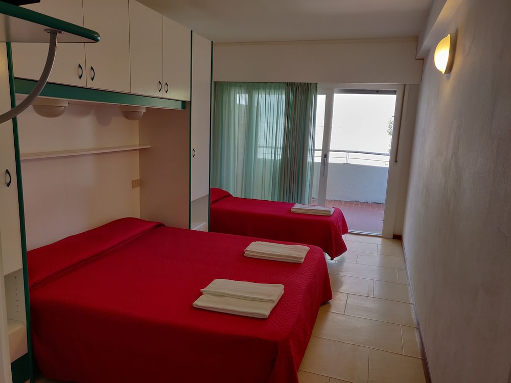 HOTEL AMBRA 9/50