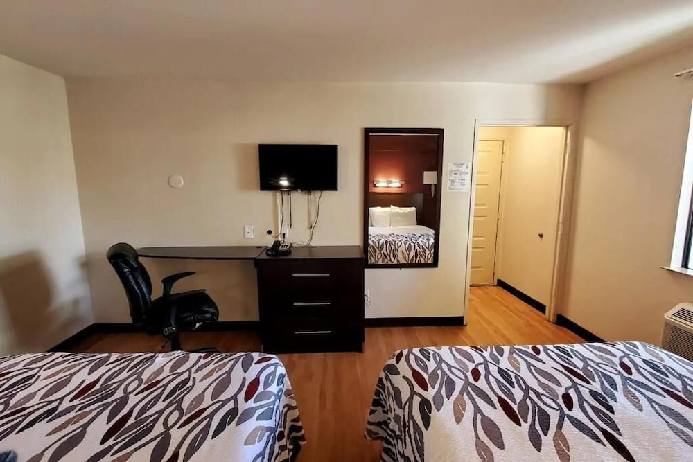 California Inn And Suites Rancho Cordova 17/37