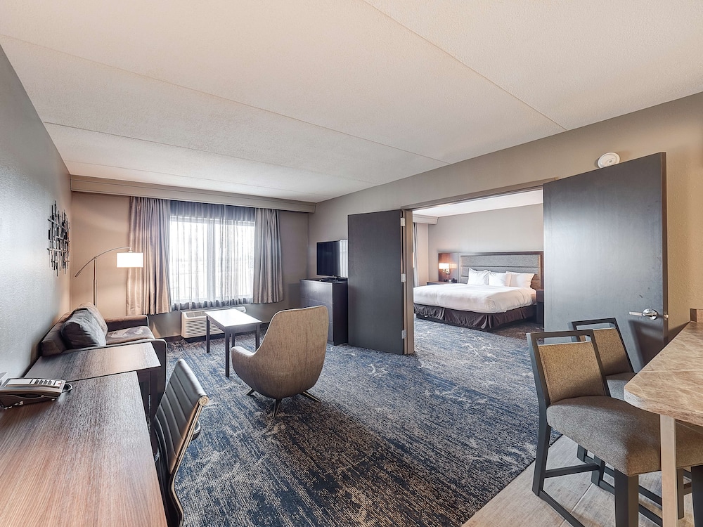 Doubletree By Hilton Bloomington 49/76
