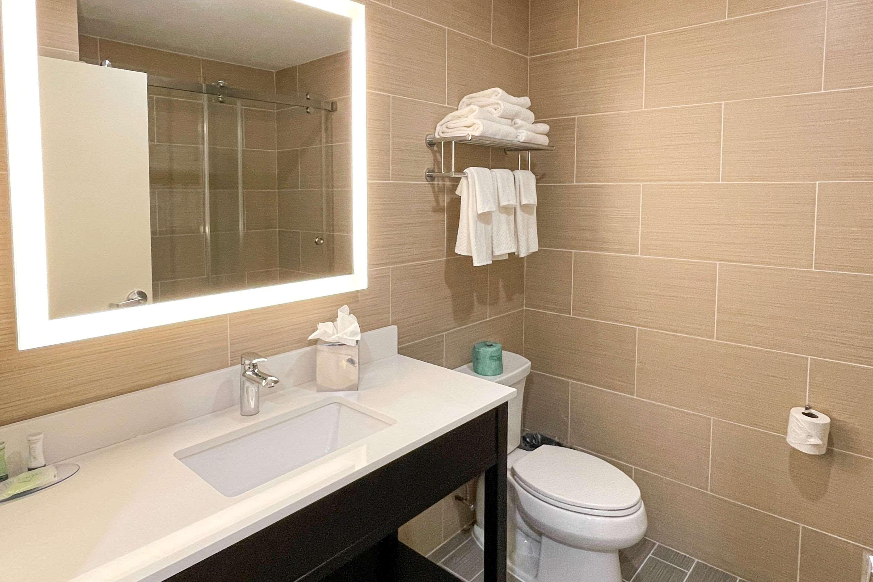 Sleep Inn 185th Street Bronx, NY 33/34