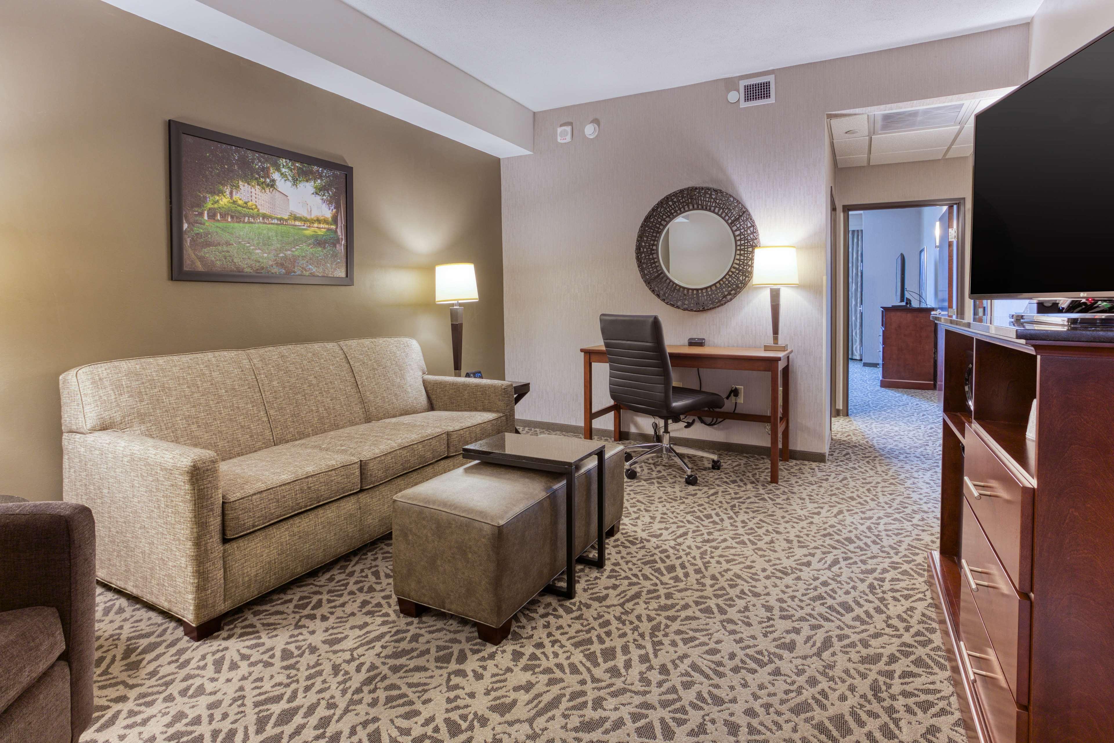 Drury Inn and Suites Cincinnati Northeast Mason 20/37