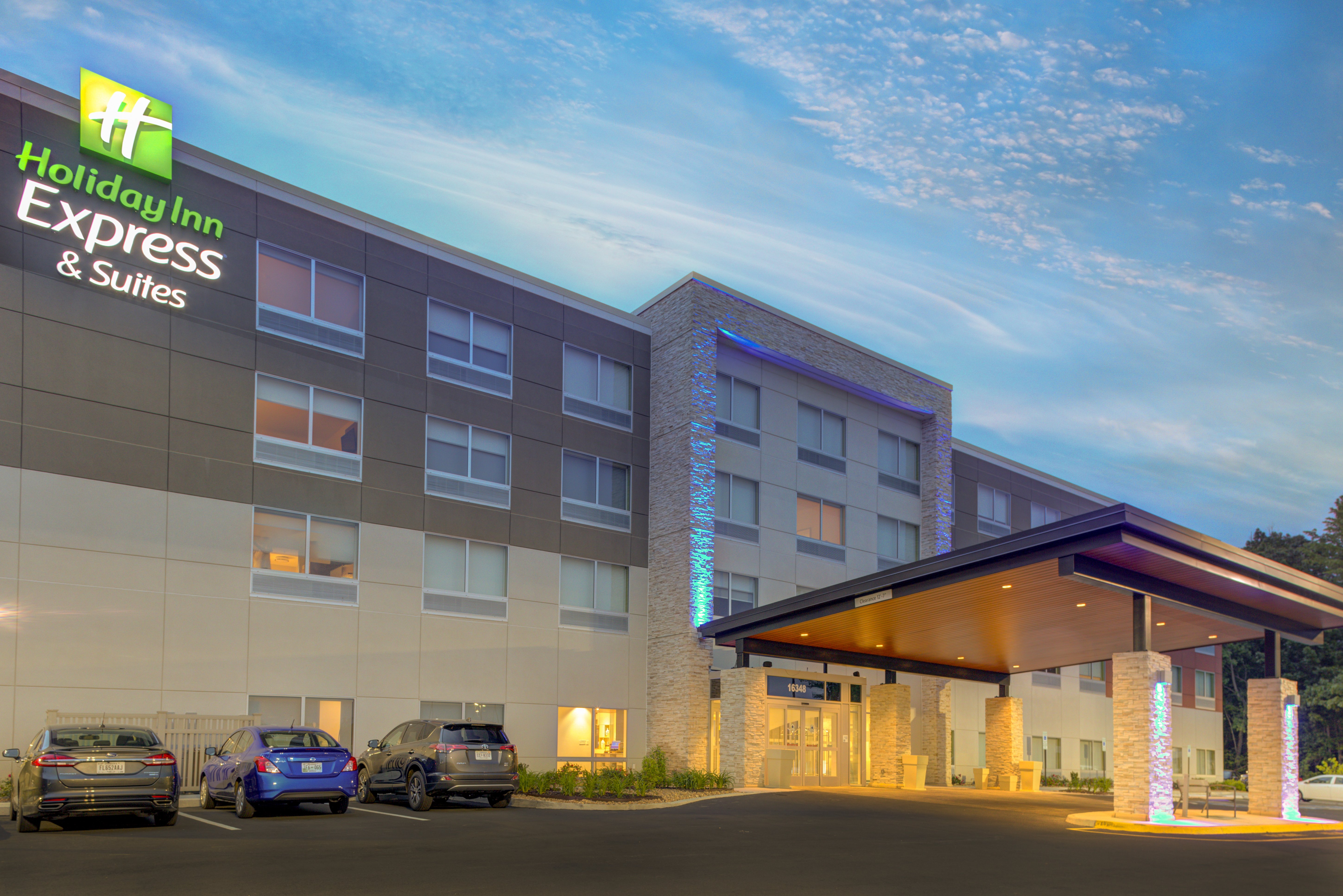 Holiday Inn Express Suites King George Dahlgren 2/35
