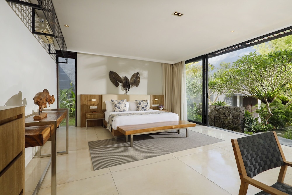4 BEDROOMS, POOL, VILLA