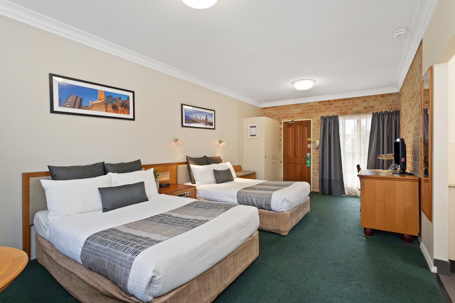 Shared, Twin Beds