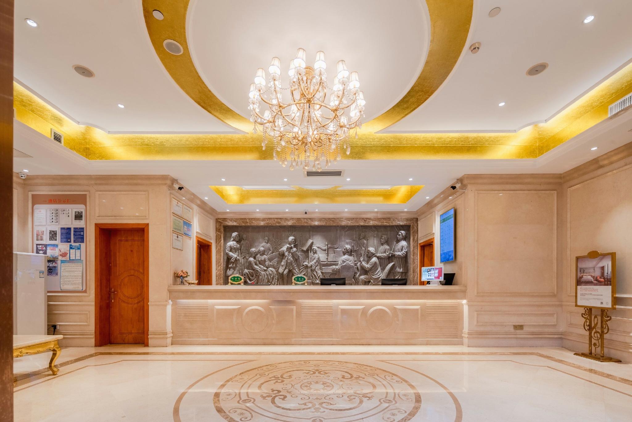 Vienna Hotel (Shenzhen Longsheng Metro Station) 15/41
