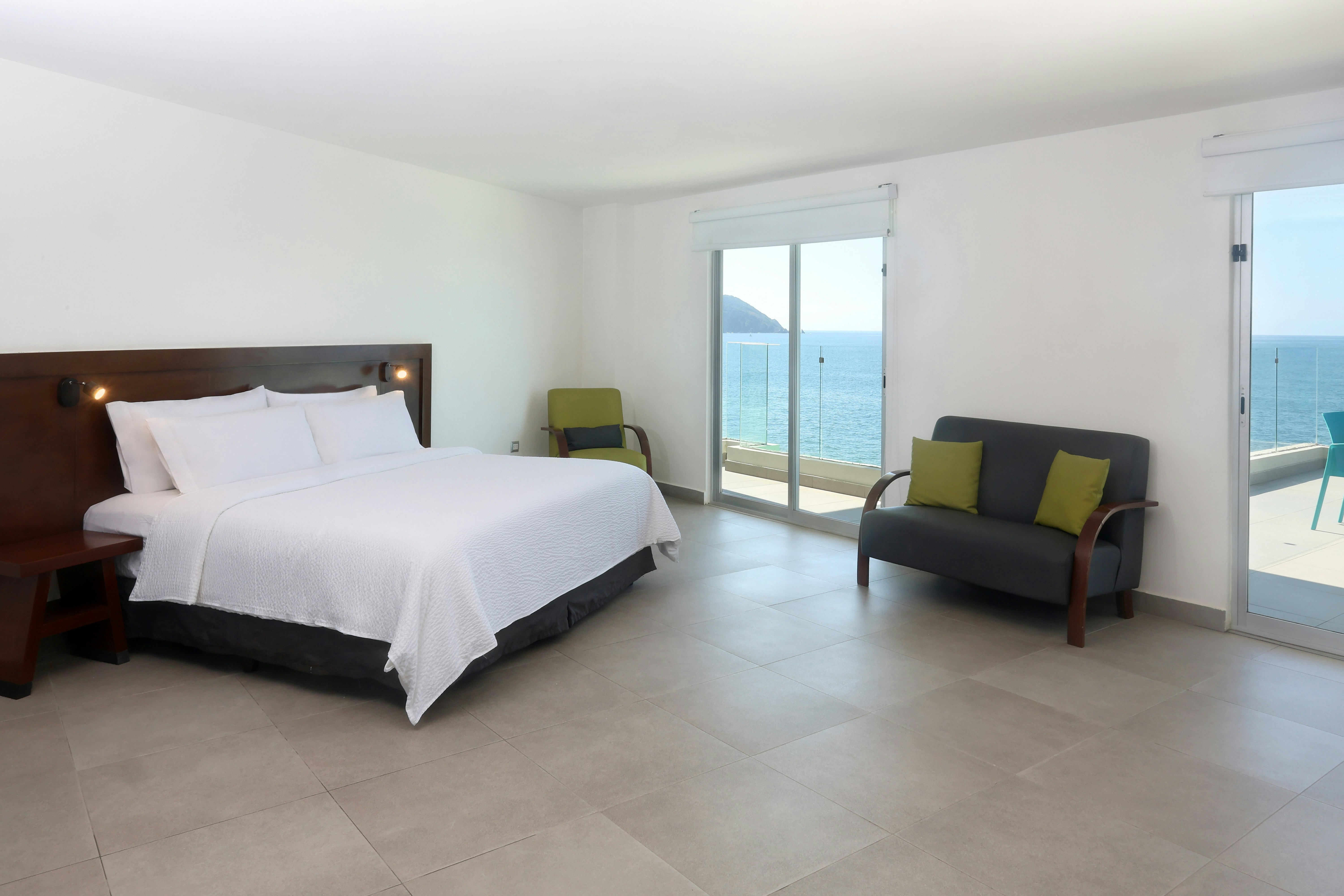 Suite, King Bed, Ocean Front