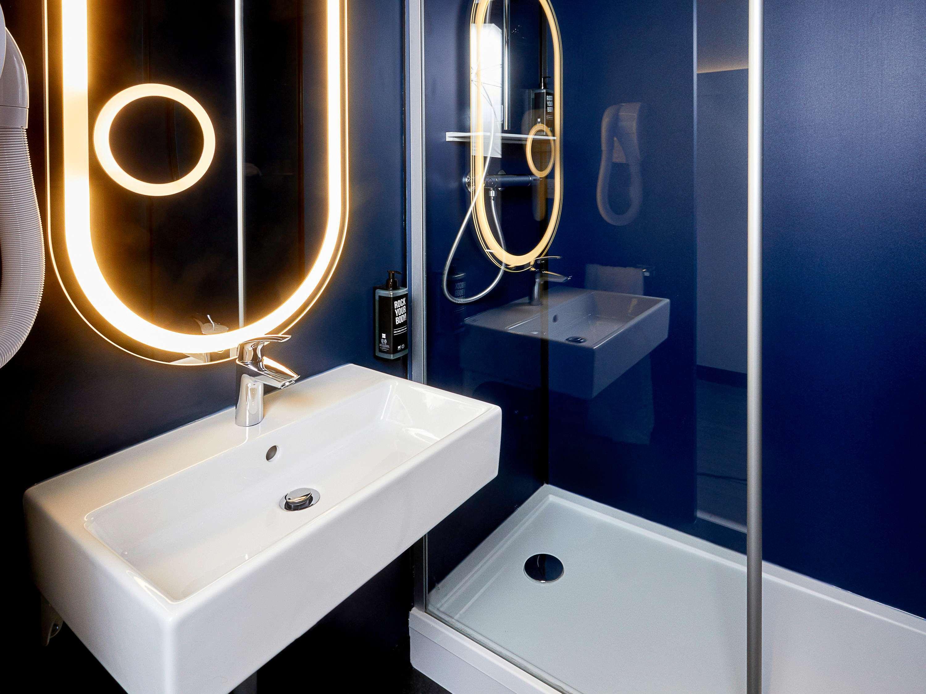 Ibis Auxerre Centre 47/50
