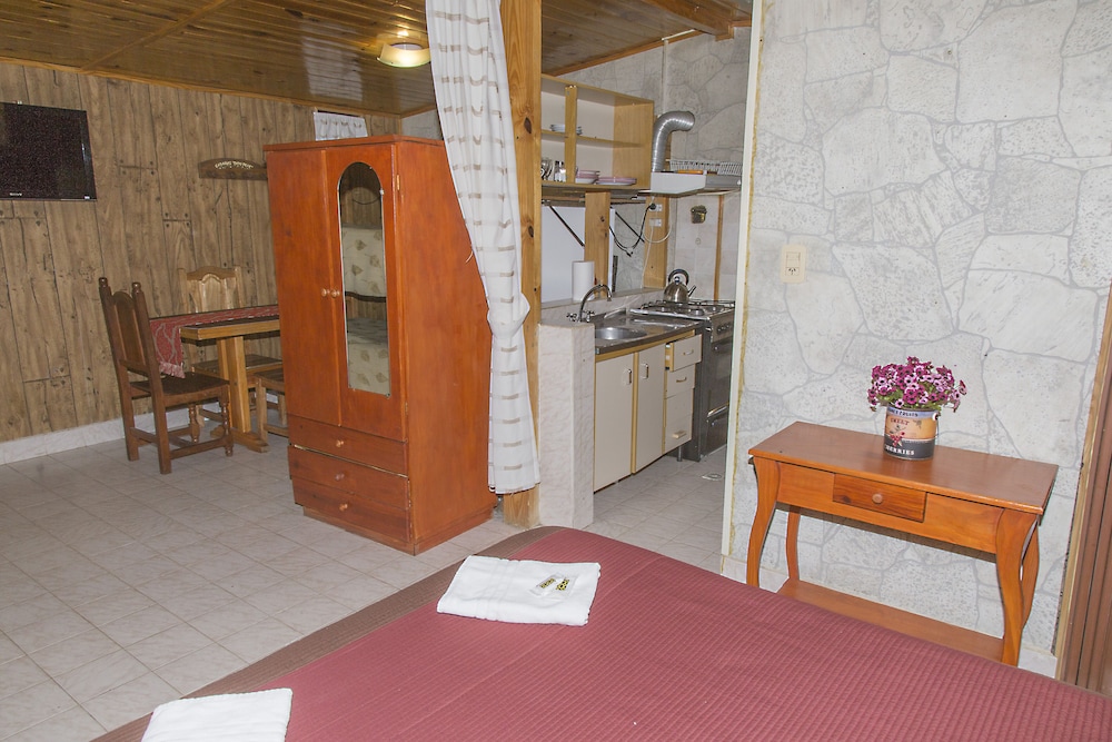 Don Pepe Hotel y Cabanas 10/63