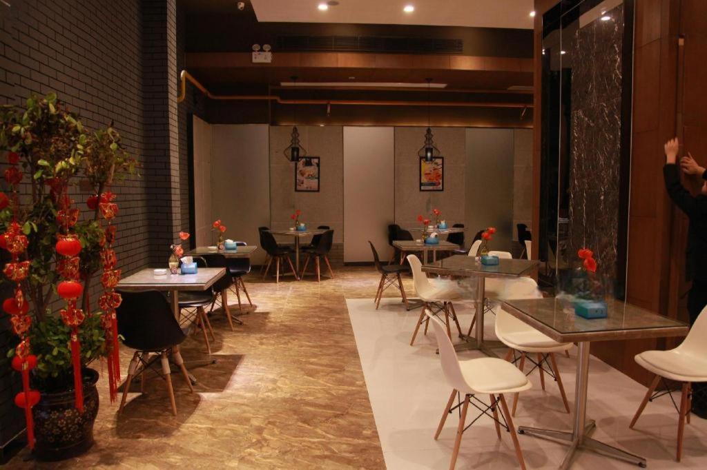 Jinjiang Inn Select (Xi'an Bell Tower North Street Metro Station) 48/67