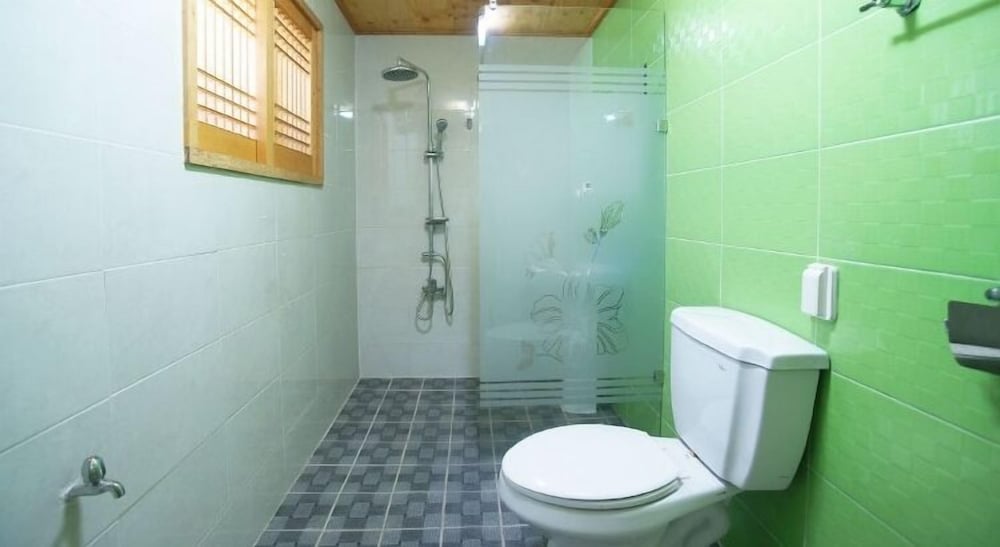 Chan's House Pension 18/20