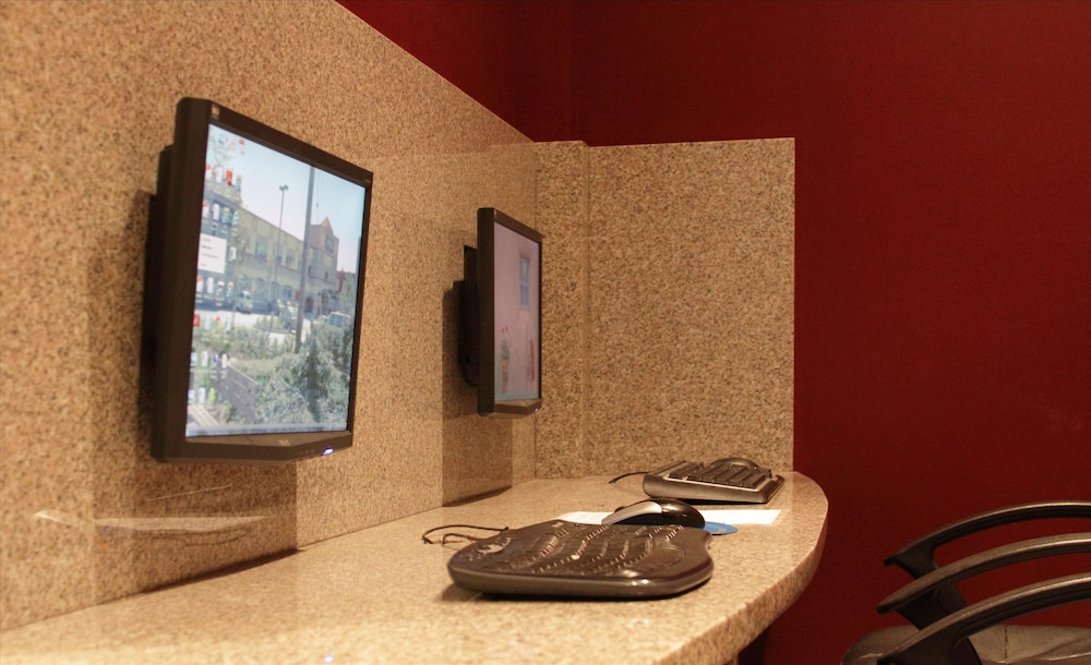Red Lion Inn & Suites 35/69