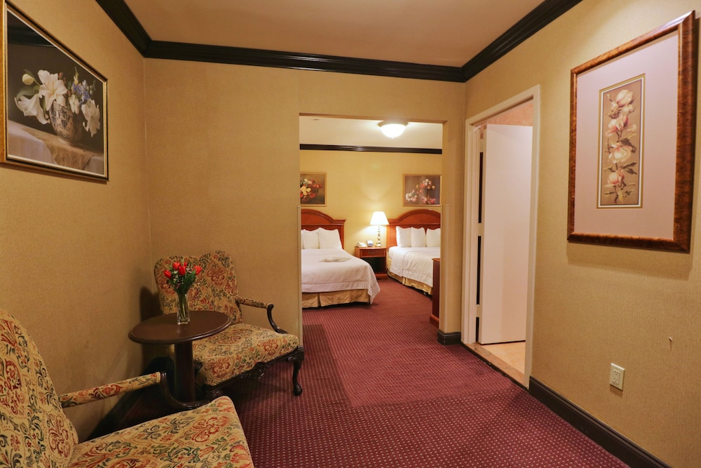 NEWTON HOTEL 24/37