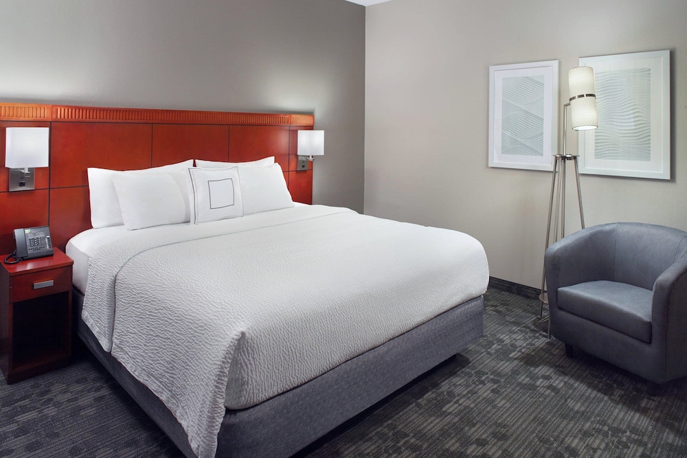 Courtyard by Marriott Greensboro 5/18