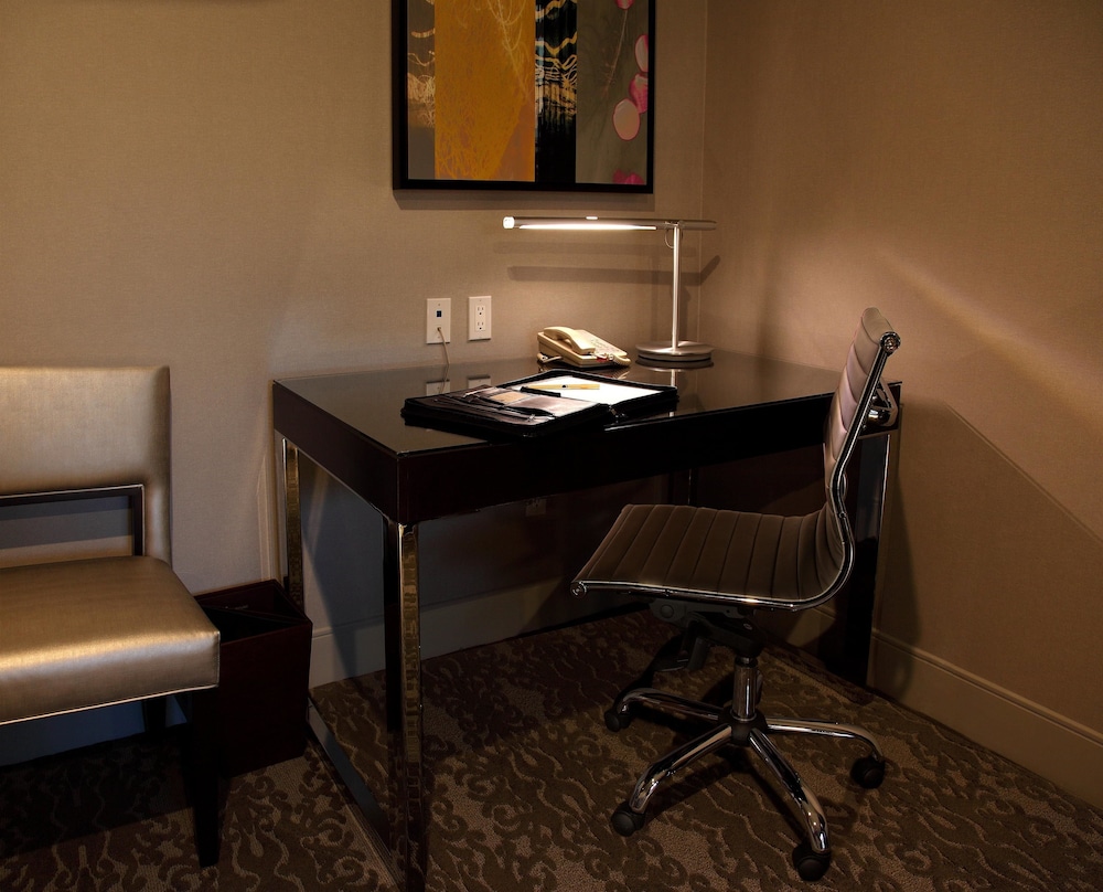 Doubletree By Hilton Claremont 49/58