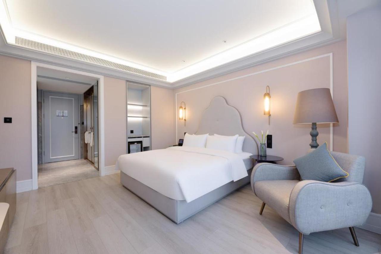 Mercure Urumqi Doowin Wanda Plaza 13/23