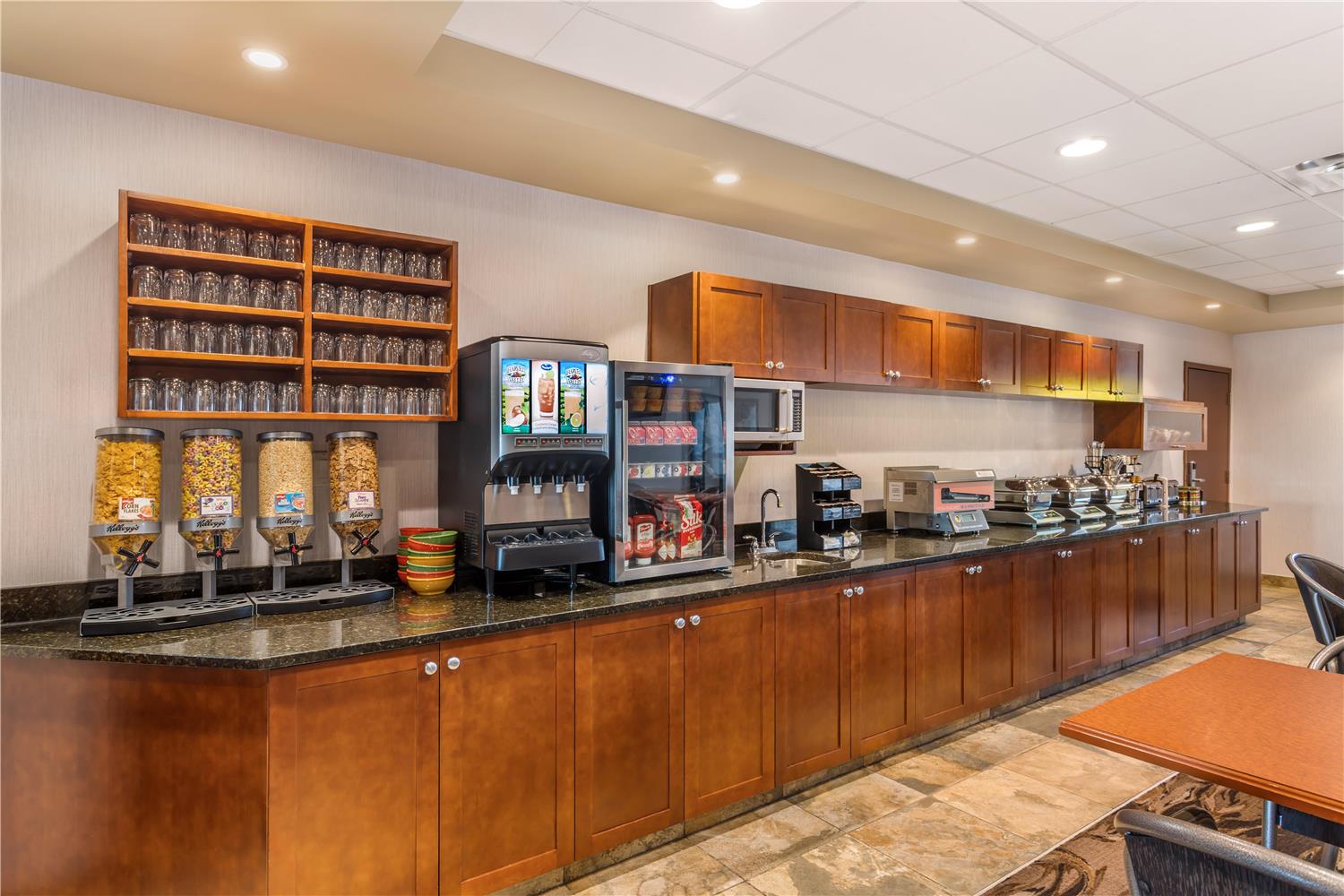 Best Western Plus Service Inn and Suites 7/56