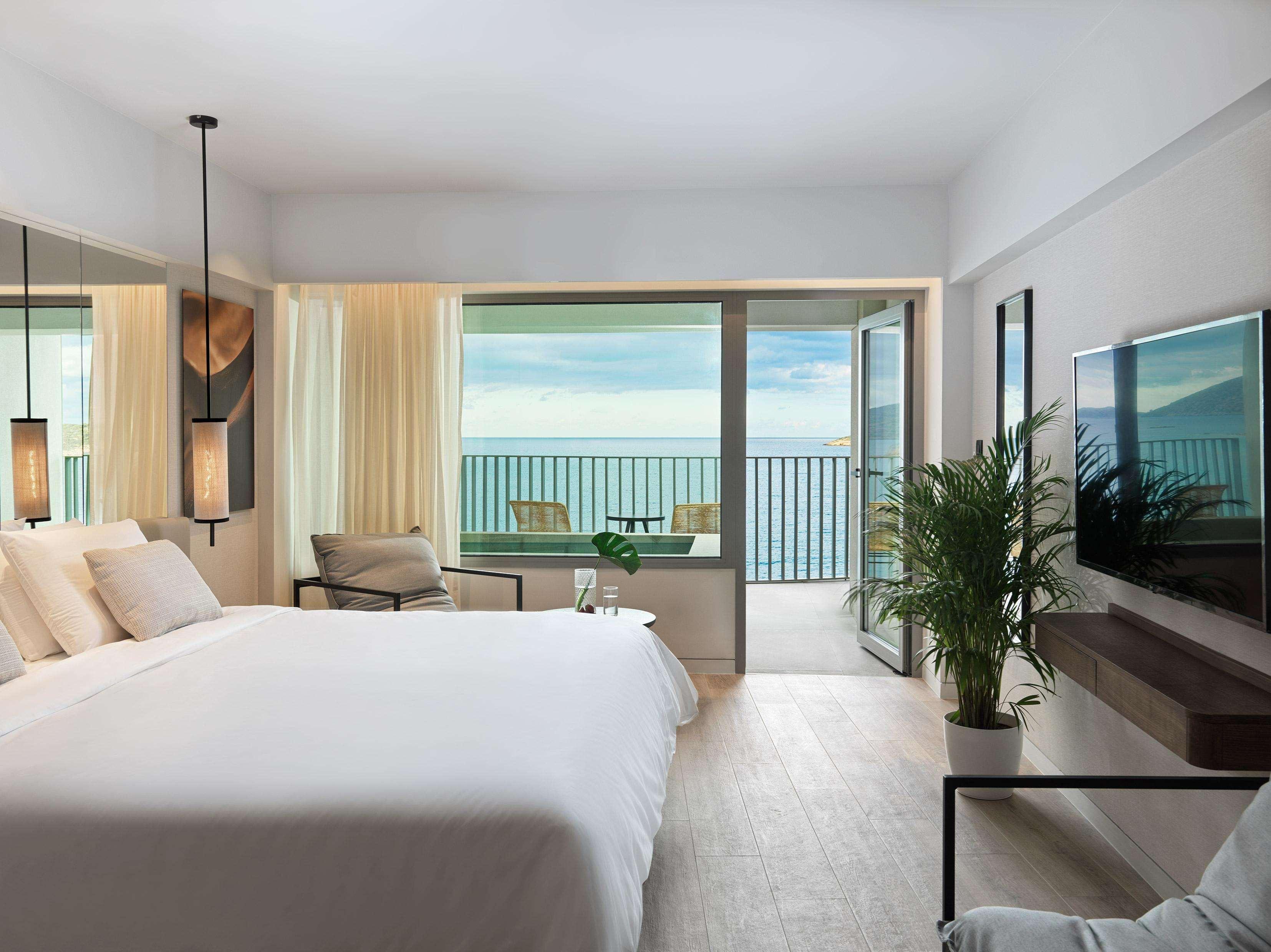 Junior Suite Plunge Pool Front Sea View