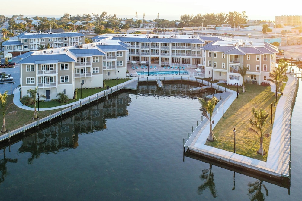 Autograph Collection Waterline Marina Resort & Beach Club 44/50