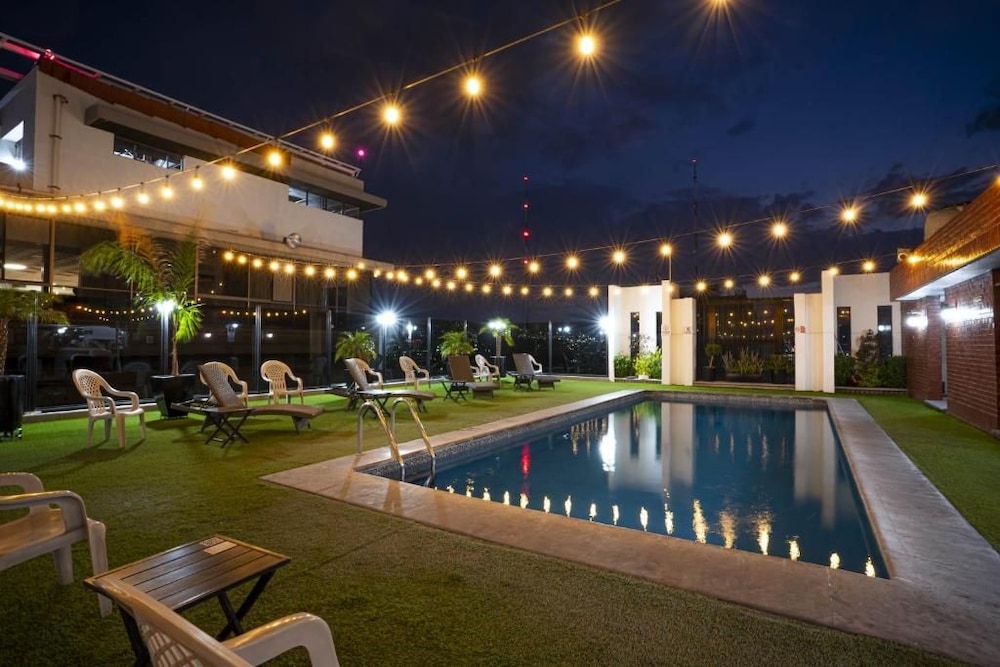 Hotel Real Plaza 62/69