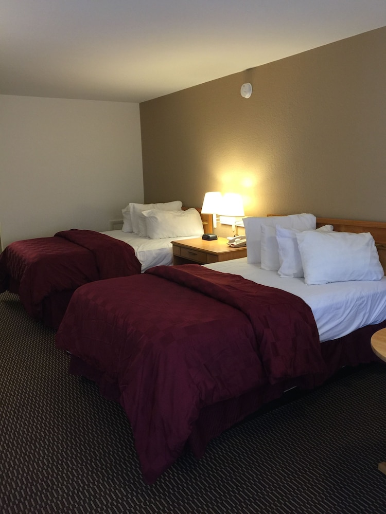 Red Lion Inn & Suites Junction City 7/29
