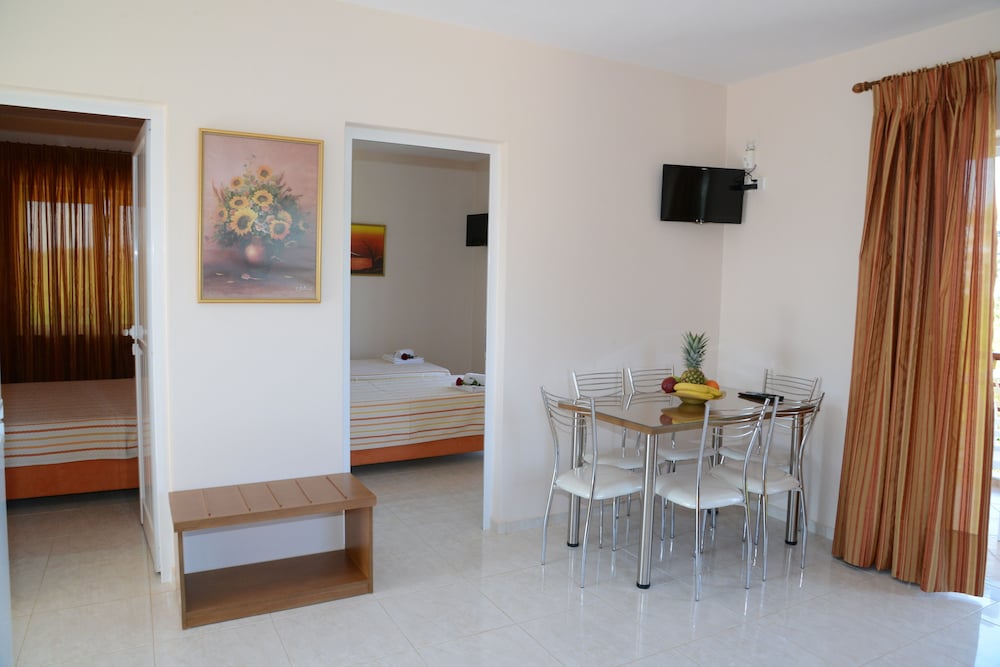 Marias Filoxenia Suites 32/50