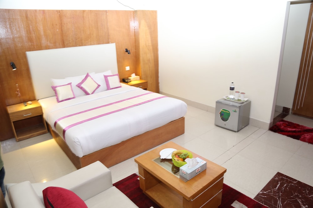 Platinum Hotel Ltd 15/28