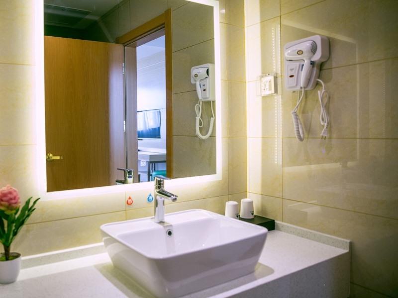 GreenTree Inn Jining Wenshang Square Road Express Hotel 38/39