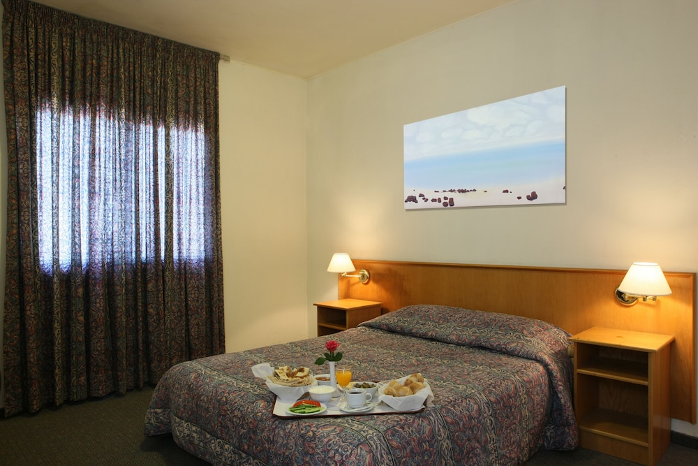 Zoukotel Hotel 20/50