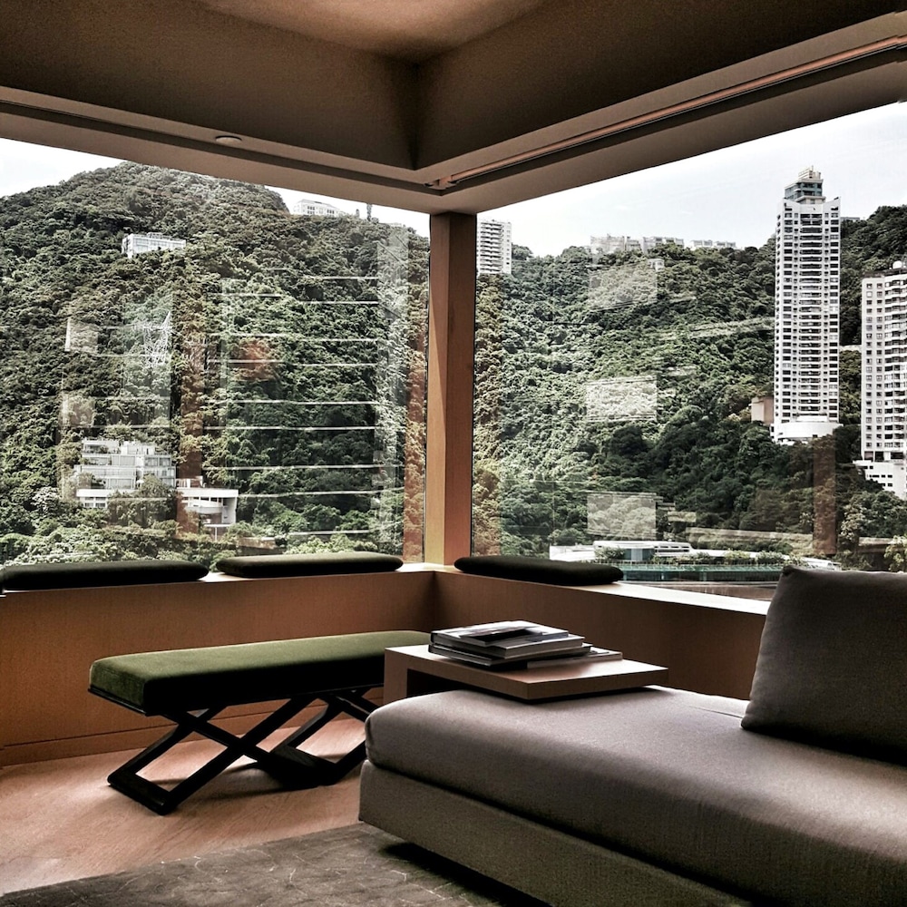 Upper House Hong Kong 32/65
