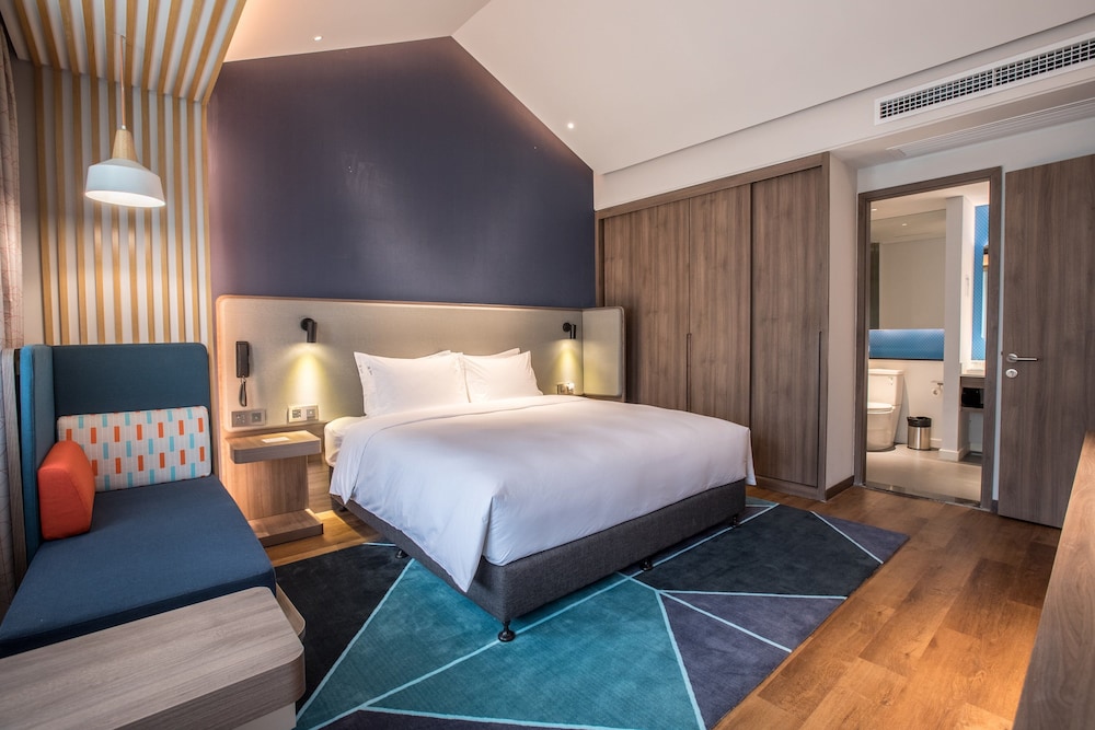 Holiday Inn Express Guizhou Qinglong 10/43