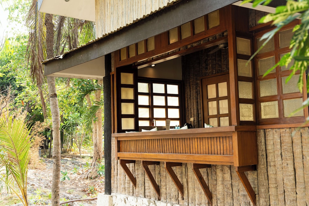 CLUB SERENA RESORT in MOALBOAL