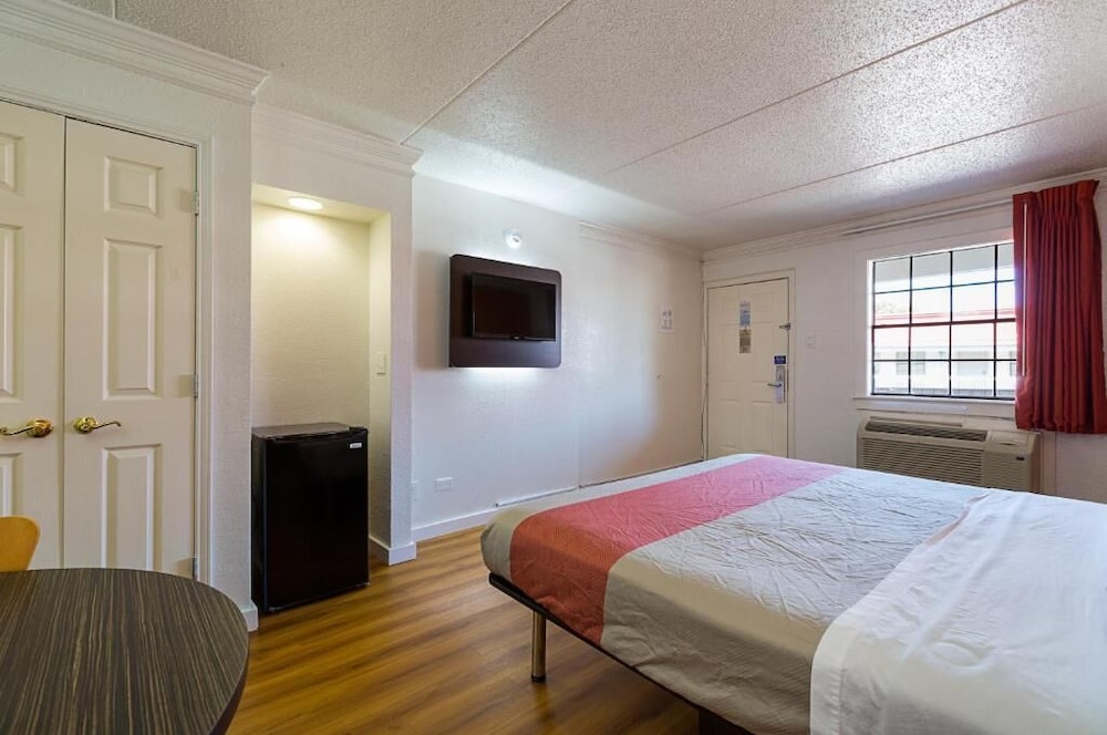 Motel6 Kirkland, WA - North Kirkland 35/58