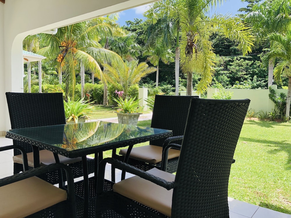 La Modestie Villa 33/50