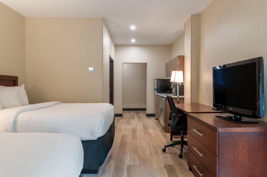 Upgrade, Efficiency, Suite, 2 Queen Beds