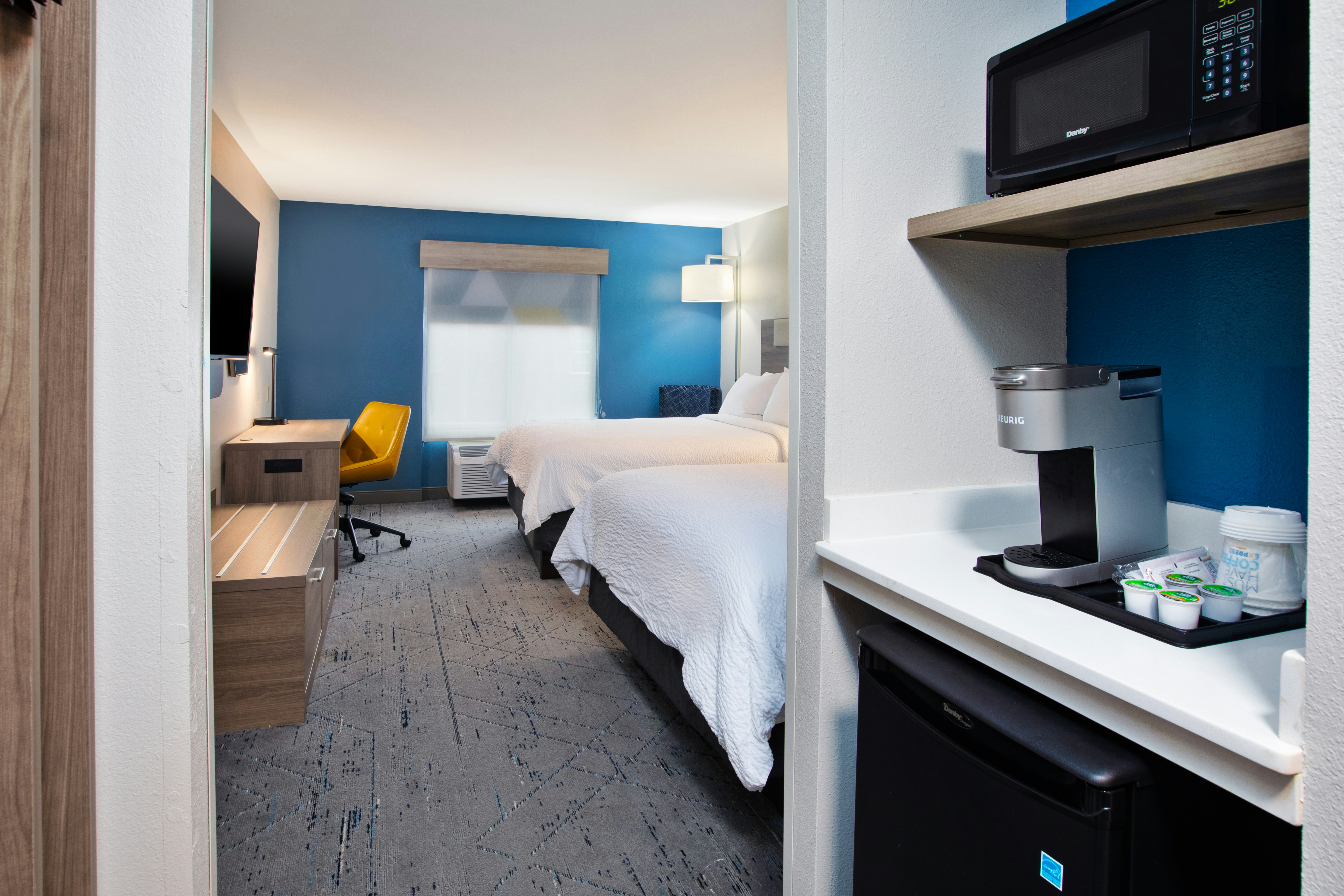 Holiday Inn Express Hotel & Suites Sumter 52/53