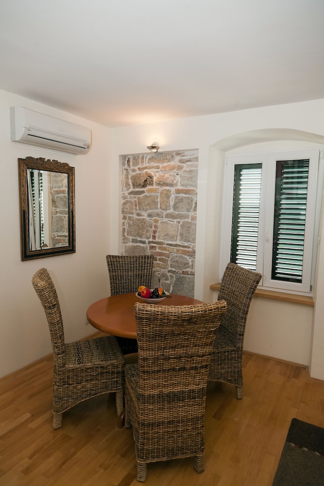 Boutique Guest Accommodation Zephyrus 57/80