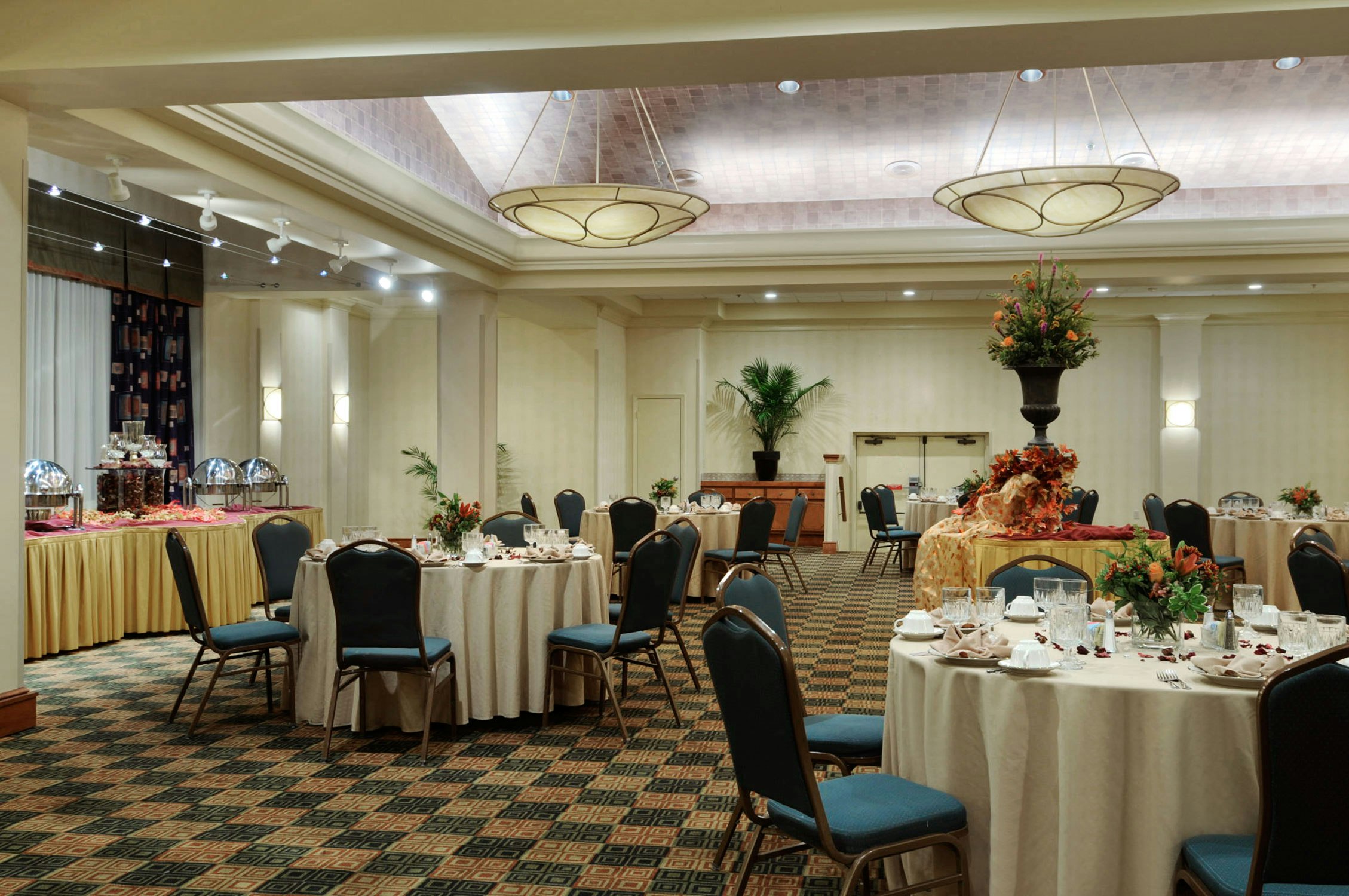 Doubletree By Hilton Hotel Jackson 50/53