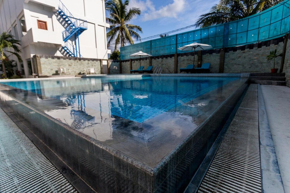 Sylvia Hotel Maumere 6/57