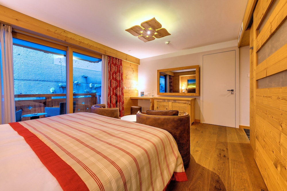 Classic, Double Bed, Murphy Bed, with View
