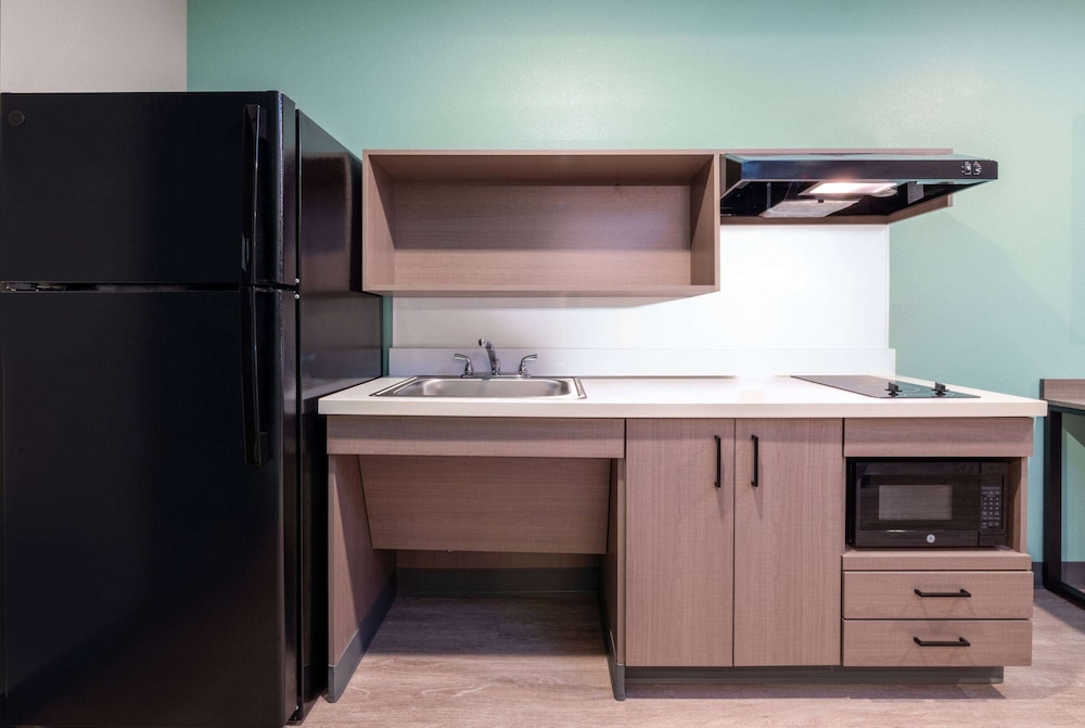 ECHO Suites Extended Stay by Wyndham Phoenix-Peoria/Glendale 60/74