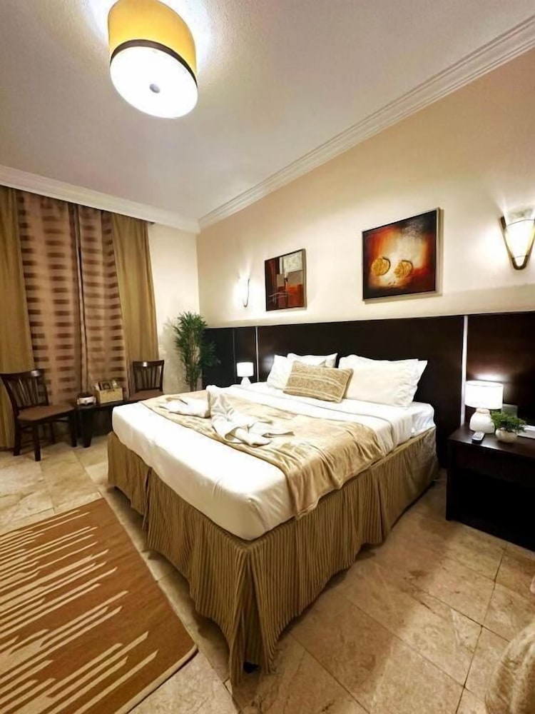 Hussein Hassan Ali Bayari Hotel 33/61