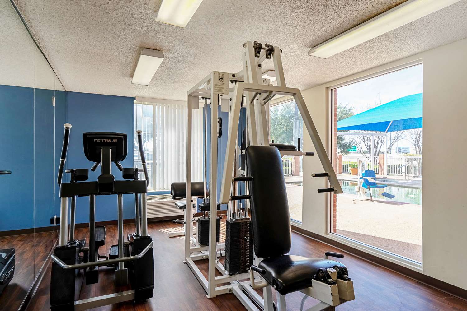 Quality Suites San Antonio Northeast 15/27