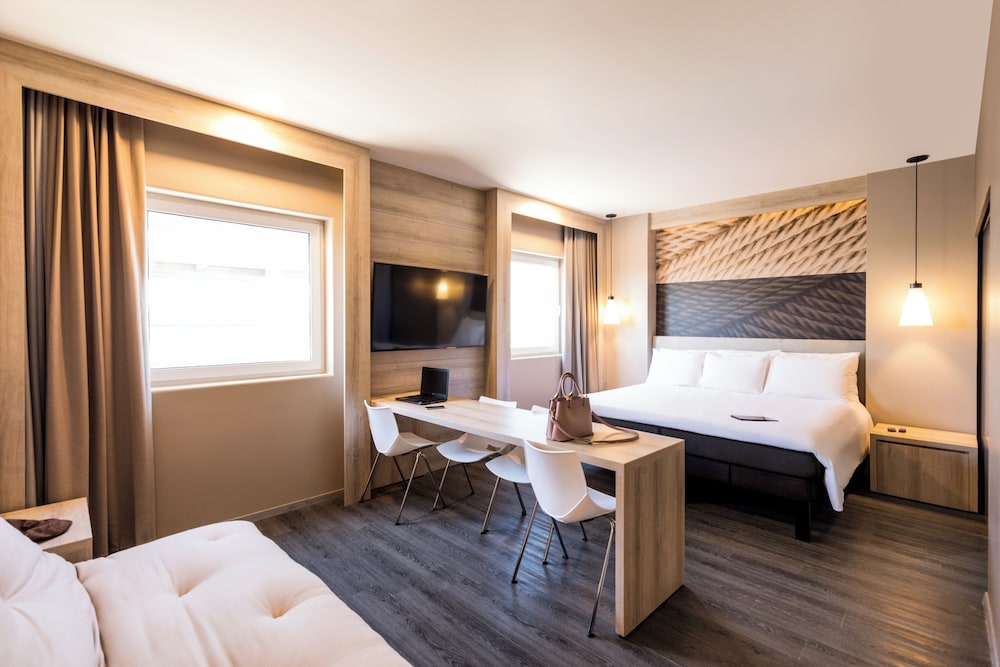 Ibis Torreon 12/49