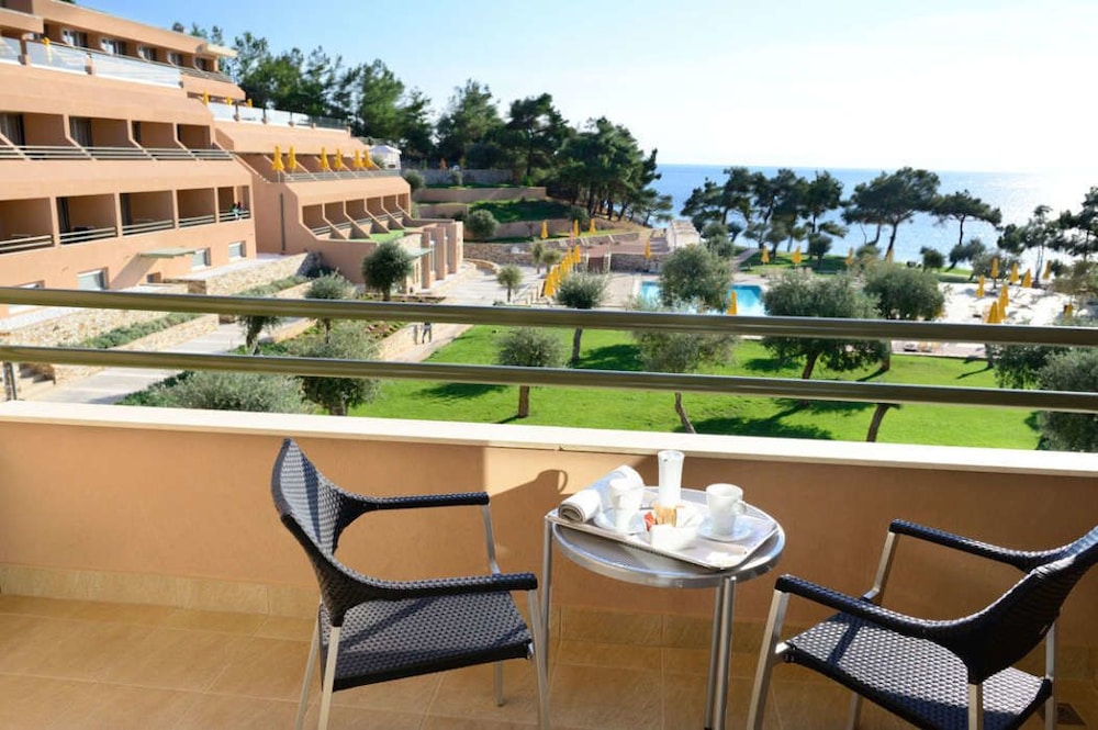 Royal Paradise Beach Resort And Spa 35/50