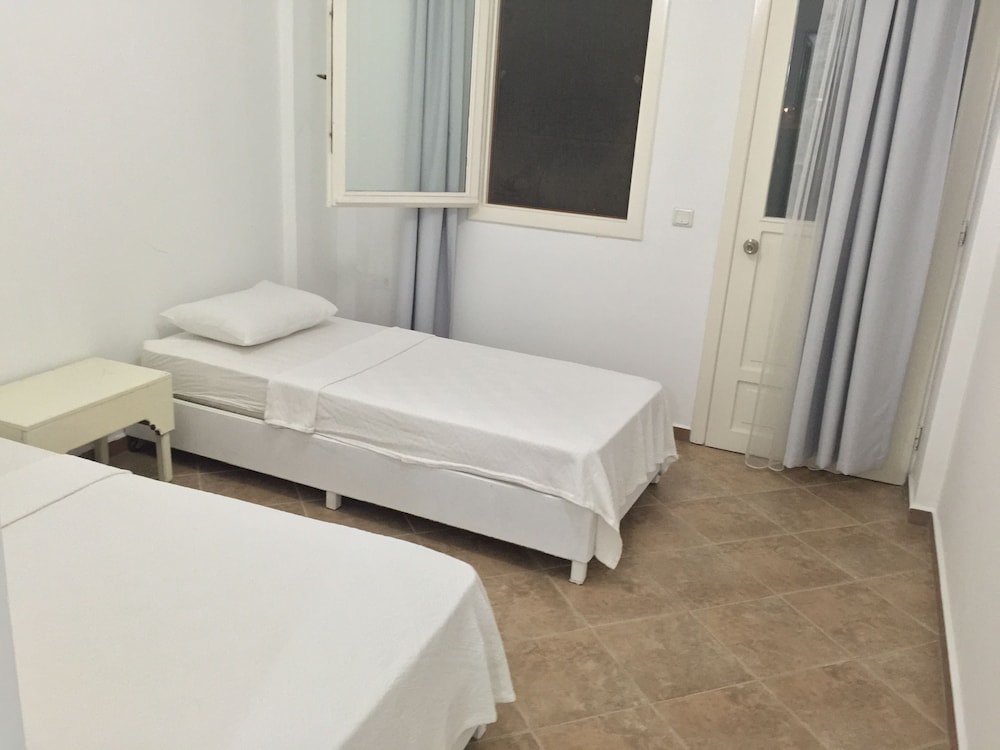 Pataros Hotel 6/49