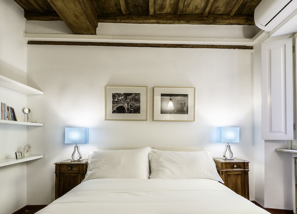 Luxury Flat in the Center of Rome 3/17